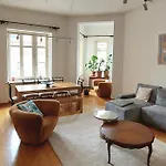 Rosa *