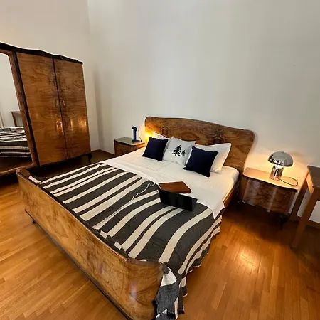 Rosa Apartment *