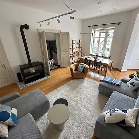 Rosa Apartment